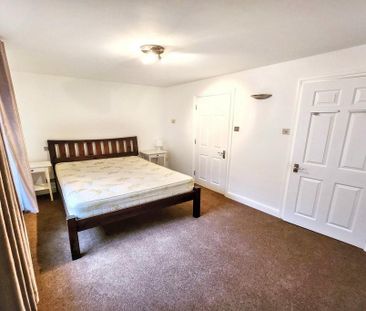 3 bedroom house of multiple occupation to rent - Photo 6