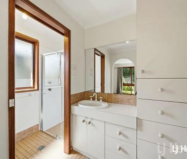 Large Family Home - Photo 4