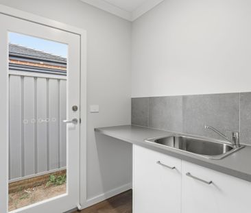 BRAND NEW FAMILY HOME IN POPULAR LIVINGSTON ESTATE - Photo 4