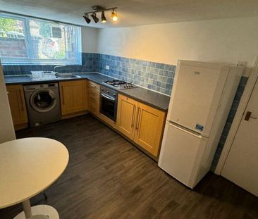 1 bedroom flat to rent - Photo 6