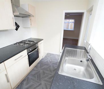 3 bedroom terraced house to rent - Photo 4