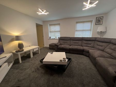 2 Bedroom Flat - Photo 4