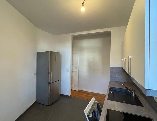 Großzügige, modernisierte 2-Zimmer-Altbauwohnung mit EBK I Badewanne I Balkon - Foto 1
