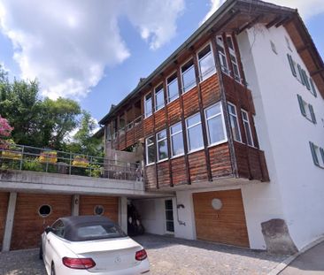 "Charmante Dachwohnung mit Galerie + grosszügigem Balkon" - Photo 2