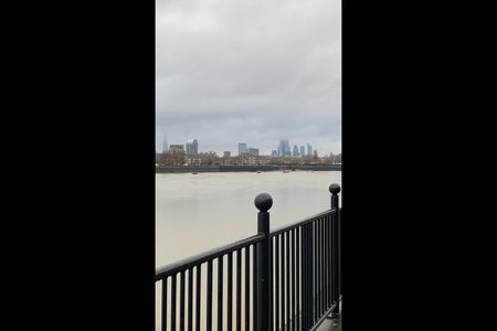 2 Bed Flat, Ferguson Close, E14 - Photo 2