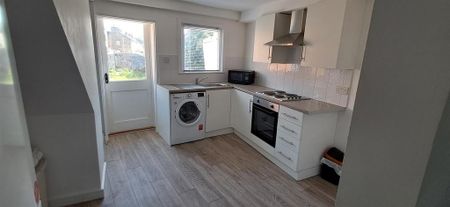 3 bedroom house to rent - Photo 2