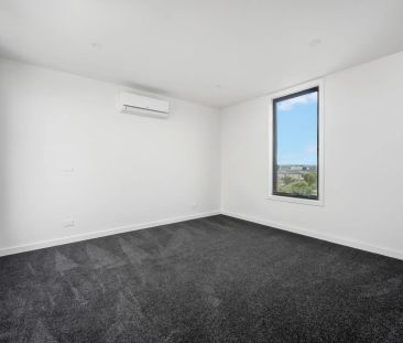 2 Bedroom Modern Townhouse - Photo 5