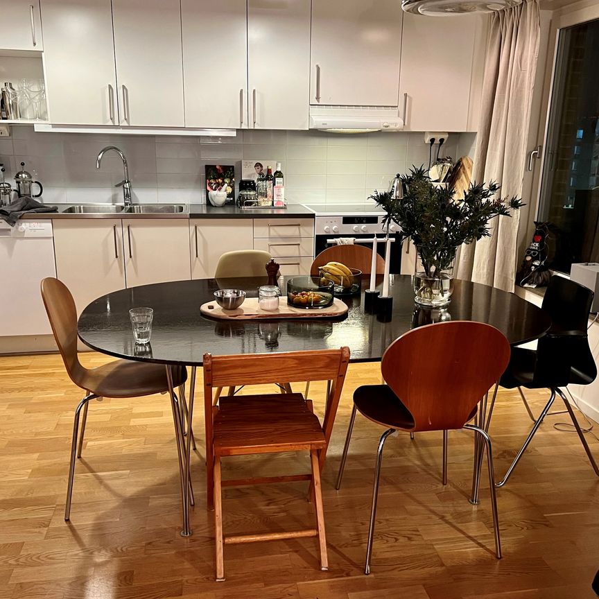 Fyrspannsvägen, Nacka - Photo 1