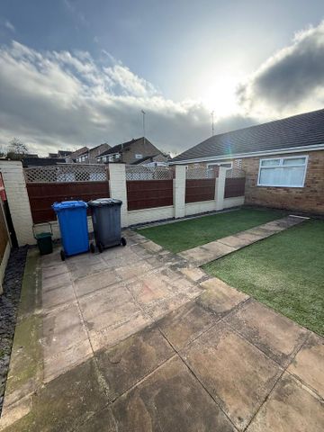 2 bedroom semi-detached bungalow to rent - Photo 5