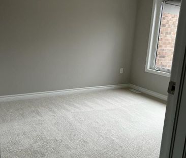 For Lease - 22 Keppel Circle, Brampton, Ontario - Photo 2