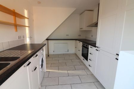 2 Bedroom Semi-Detached To Rent - Photo 5