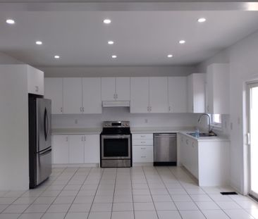 For Lease - 1461 Lormel Gate Avenue Unit# Upper, Innisfil, Ontario - Photo 2