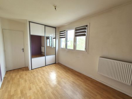 Location Appartement 3 pièces 82m² - Photo 3