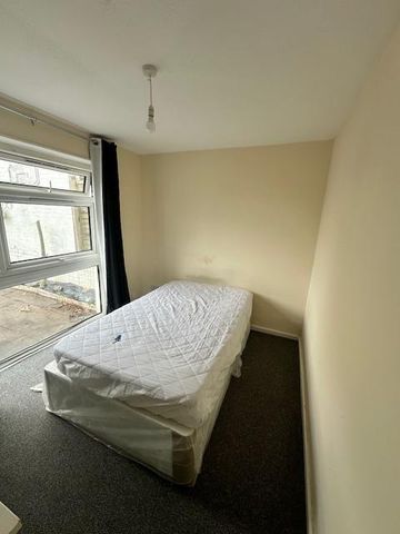 6 bedroom house of multiple occupation to rent - Photo 5