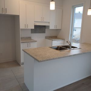 3 1/2 - 1 CHAMBRE/1 SALLE BAIN/EAU - Photo 3