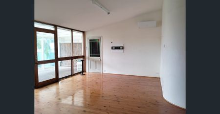 CHARACTER HOME IN PRIME BEACHFRONT LOCATION - Photo 2