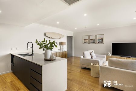 STUNNING TWO BEDROOM UNIT LOCATED ON THE ESPLANADE AT BEAUTIFUL REDLAND BAY - Photo 4