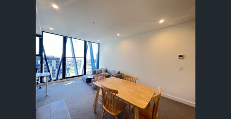 Fully Furnished 1 Bedroom 1 Bathroom Apartment @Carlton - Photo 5