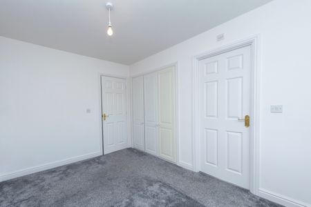 SHIRE ROAD MORLEY LEEDS LS27 0BF - Photo 4