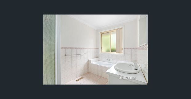 Spacious and neat! - Photo 1