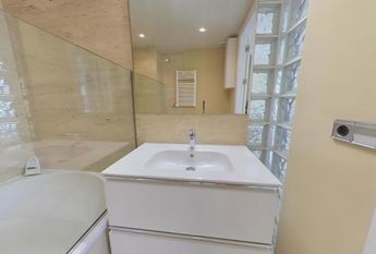 Barcelona, Catalonia 08810