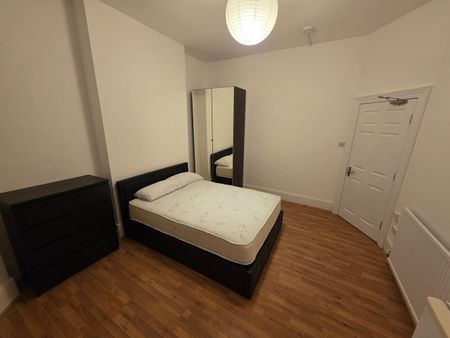 Room in a Shared House, Bathurst Gardens, NW10 - Photo 2