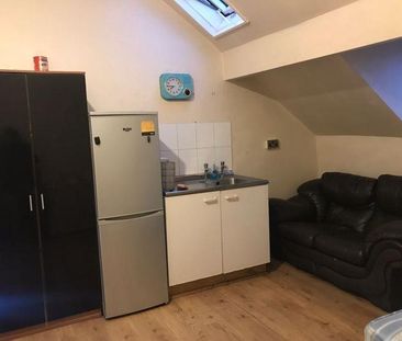 Mixed use to rent - Photo 1