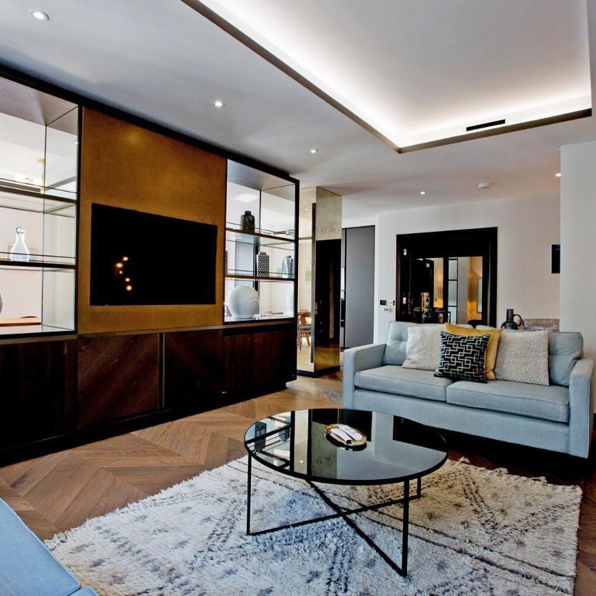 Golden Square, W1F, London - Photo 1