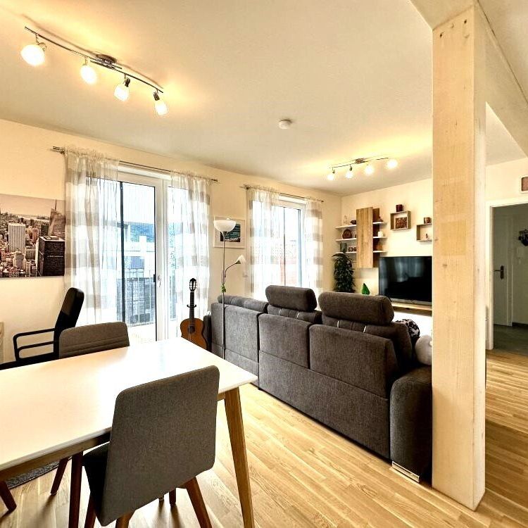 Exklusive 2-Zimmer-Penthouse-Wohnung mit zwei Dachterrassen, Schlossbergblick und KFZ-Tiefgaragenabstellplatz – Provisionsfrei - Photo 1