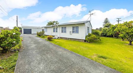 Spacious & Secure 3-Bedroom Home On Gray Avenue Mangere East - Photo 4