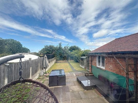3 bedroom semi-detached house to rent - Photo 1