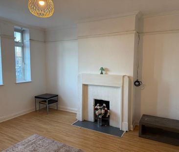 3 bedroom flat to rent - Photo 6
