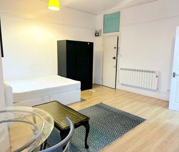 Studio to rent - Photo 3