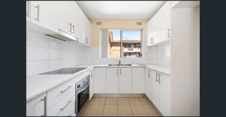Modern Living in a Convenient Liverpool Location - Photo 2