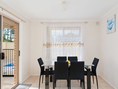 Coastal 3 bedroom property with a pool - Photo 3