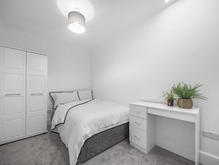 4 bedroom terraced house to rent - Photo 2