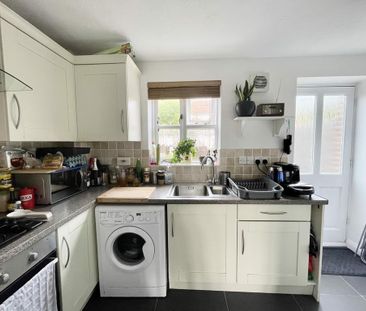 2 bedroom terraced house to rent - Photo 1