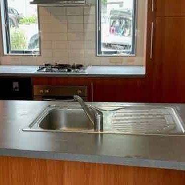 Sunny, safe and secure - Photo 1