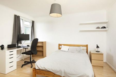 4 bedroom house to rent - Photo 3