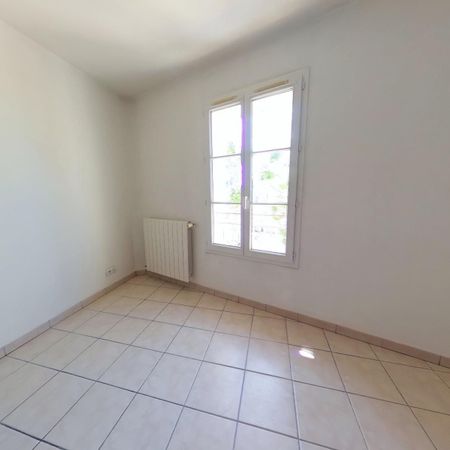 Location Appartement 3 pièces 62m² LORGUES 83510 - Photo 3