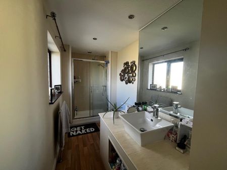 5 bedroom detached house to rent - Photo 2