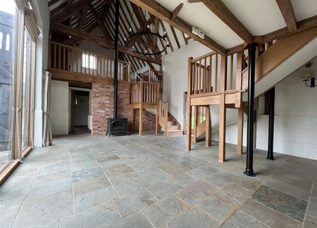 3 bedroom barn conversion to rent - Photo 2