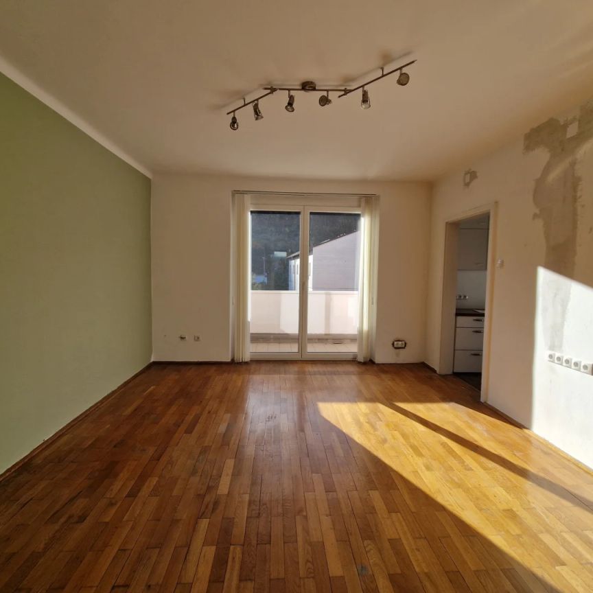 3-Zimmer-Wohnung mit extra Küchenbereich und Balkon in der Waidbachstraße! - Photo 1