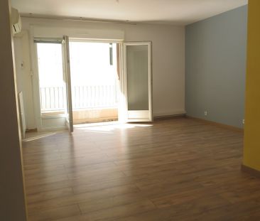 T2/3, 5, Rue Monjardin, Nîmes-Centre, 52m², 530€ HC - Photo 3