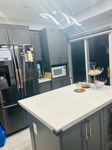 For Lease - 132 Bartley Drive, Toronto, Ontario - Photo 2