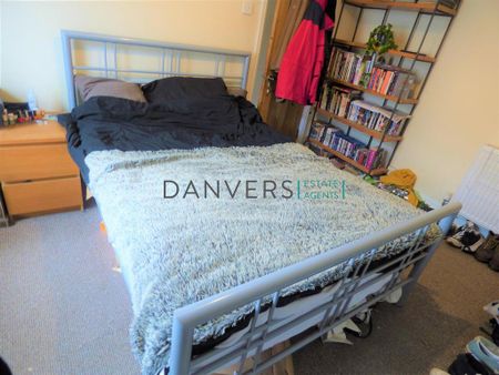 4 bedroom terraced house to rent - Photo 5