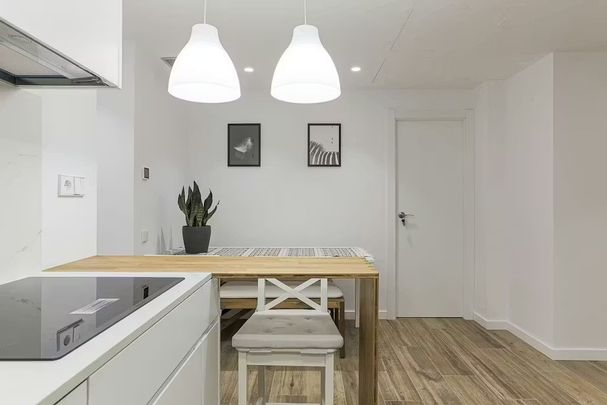 Carrer del Torrent de les Flors, Barcelona, Catalonia 08024 - Foto 1