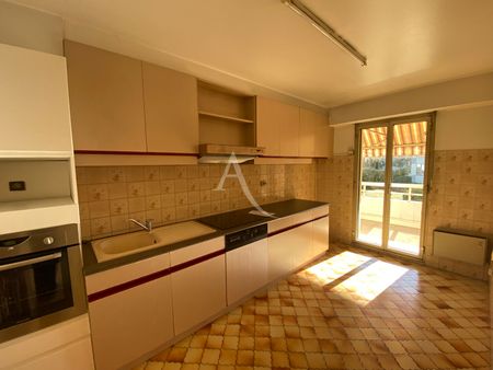 Location Appartement 3 pièces 76m² NICE 06000 - Photo 4