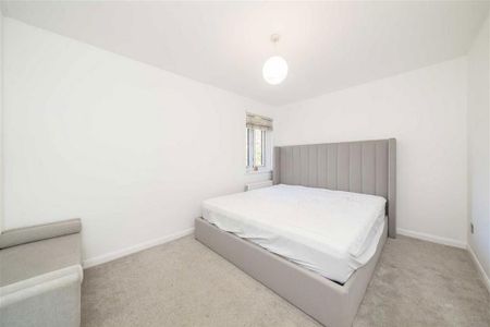 3 bedroom flat to rent - Photo 3