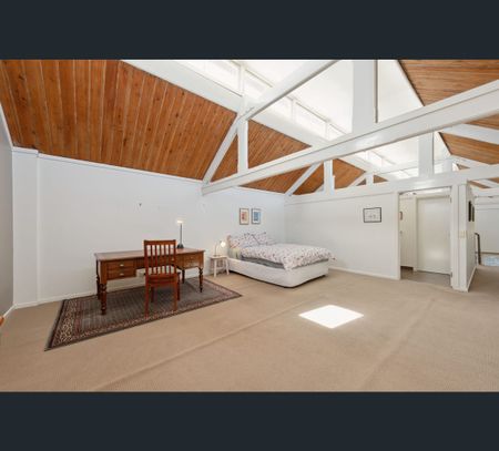 5 Hoskins Street, Quarry Hill, Vic 3550 - Photo 3
